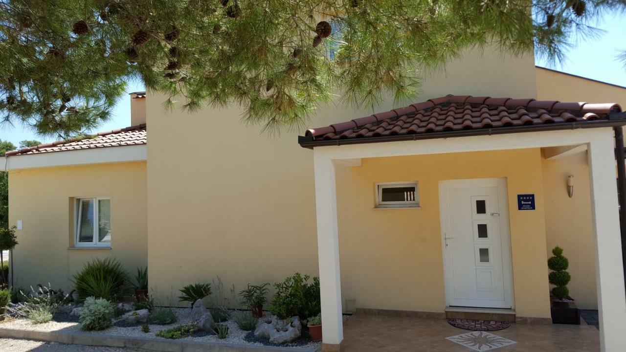 שיבניק Resort Apartment Petrovic מראה חיצוני תמונה
